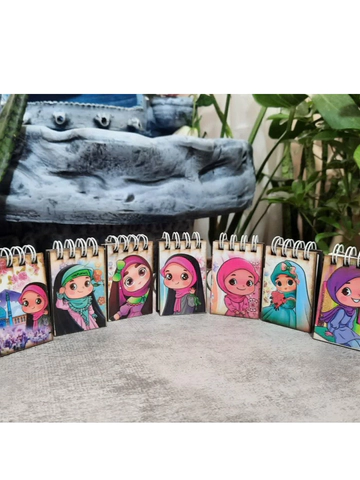 آویز دفترچه با جلد چوبی